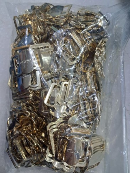 画像1: 金属製バックルB内径20mm（約100個相当） (1)